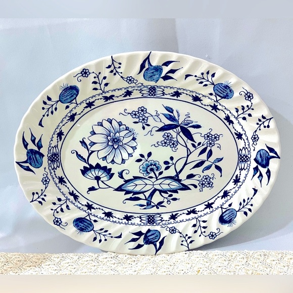 2 Vintage Johnson Brothers Stoke on Trent  1 Serving Bowl & 1 Oval Serving plate - Picture 3 of 4